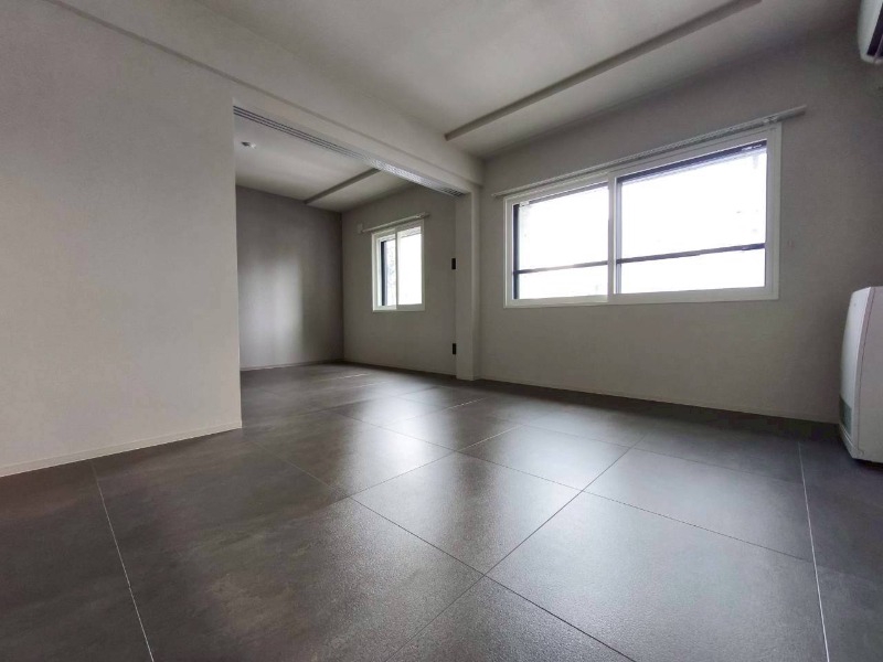 居室・リビング　広くてキレイなお部屋が広がっていて、充実した生活が送れそう。