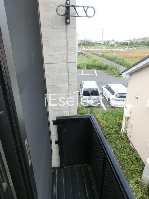 バルコニー　物干竿が掛けられるバルコニーです