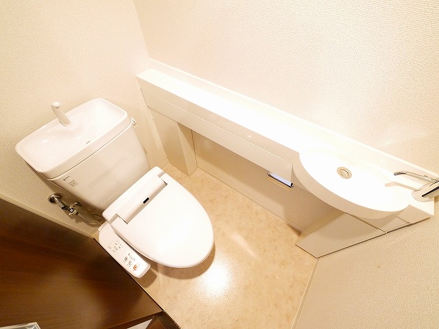 トイレ　トイレもきれいです