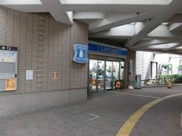 コンビニ　ローソン西五反田高齢者複合施設店（コンビニ）まで219m