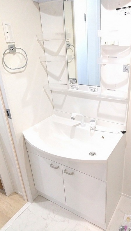 洗面設備　同仕様写真含む
