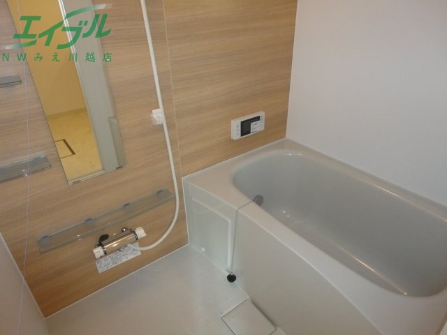 バス・シャワールーム　同物件別部屋タイプ