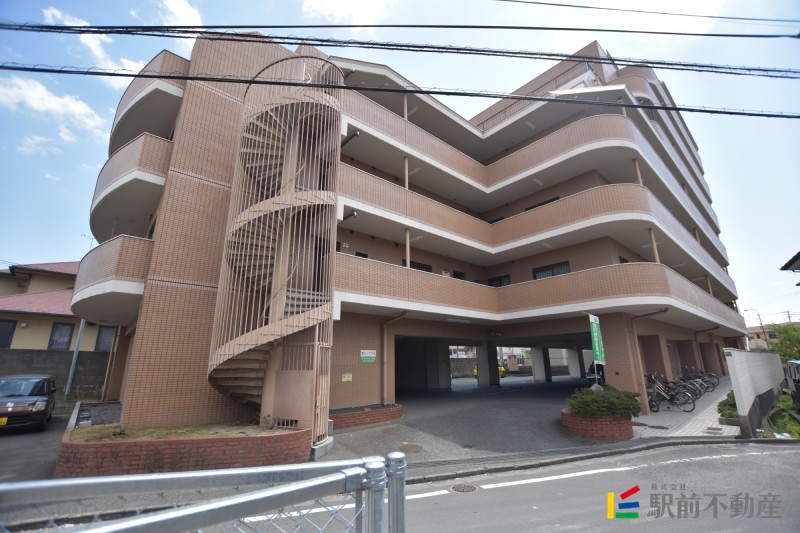 建物外観　建物正面の外観です