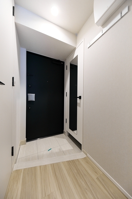 玄関　※写真は同タイプ住戸です。