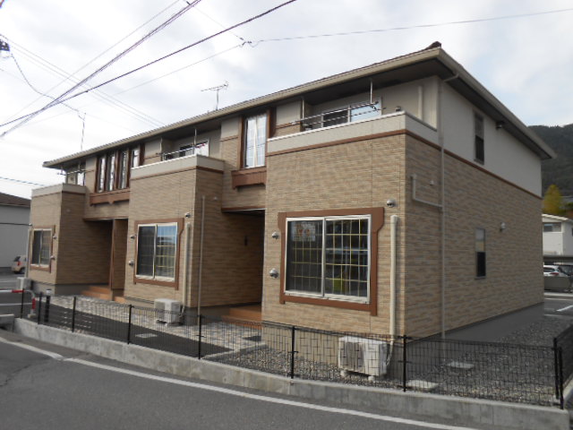 建物外観　バルコニー・玄関側を南東方向より撮影