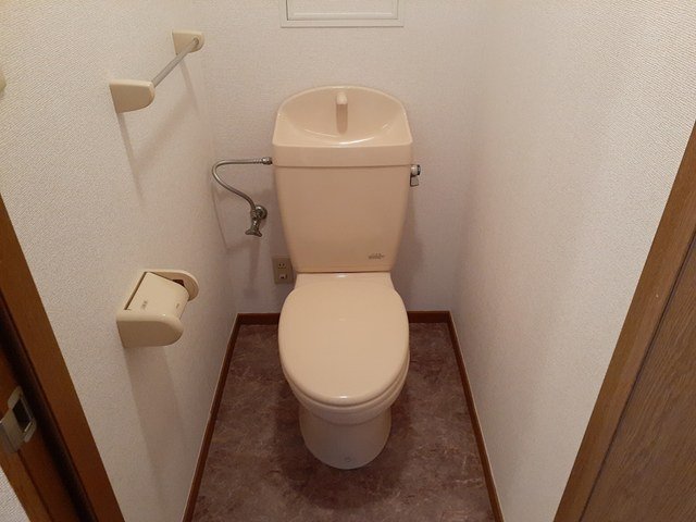 トイレ　ゆったりとした空間のトイレです