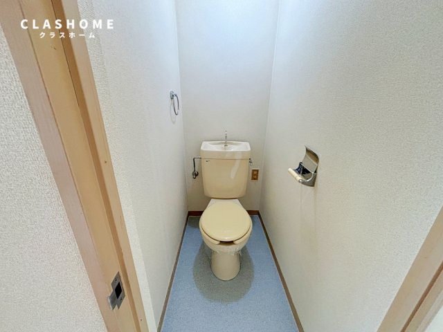 トイレ　同物件の別部屋になります。