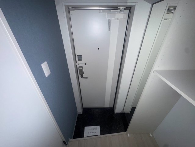 エヌエムサンカンテキャトフB棟の玄関写真