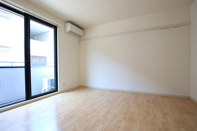 2DK Apartment in Nakahara-ku, Kawasaki, Kanagawa — photo 3 of 3