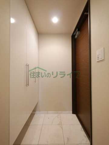 プライムアーバン新宿夏目坂タワーレジデンスの玄関写真