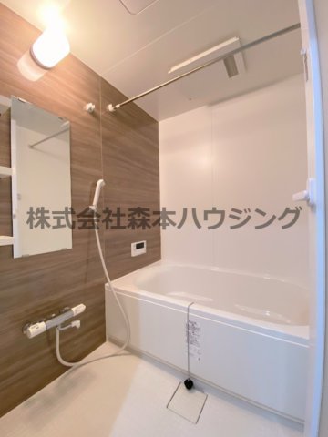 バス・シャワールーム　落ち着いた空間のお風呂です