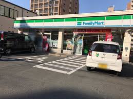コンビニ　ファミリーマート福岡清川二丁目店（コンビニ）まで137m