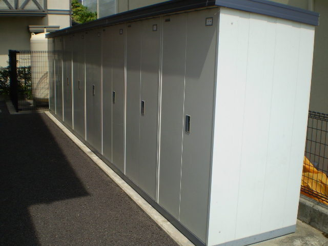 その他設備　各戸個別の屋外物置完備（冬用タイヤ等収納可能）