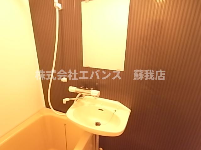 洗面設備　コンパクトで使いやすい洗面所