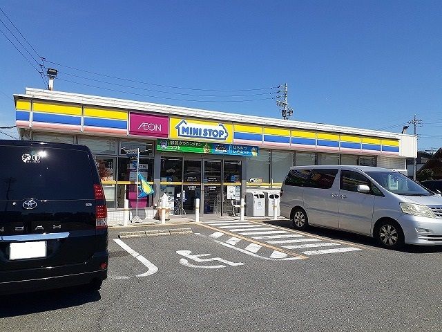 コンビニ　ミニストップ（コンビニ）まで393m