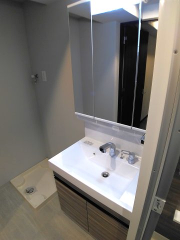 洗面設備　※同物件別住戸の写真を参考に掲載しております。