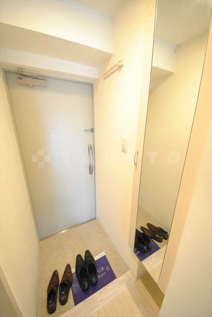 レクエルド塚本の玄関写真