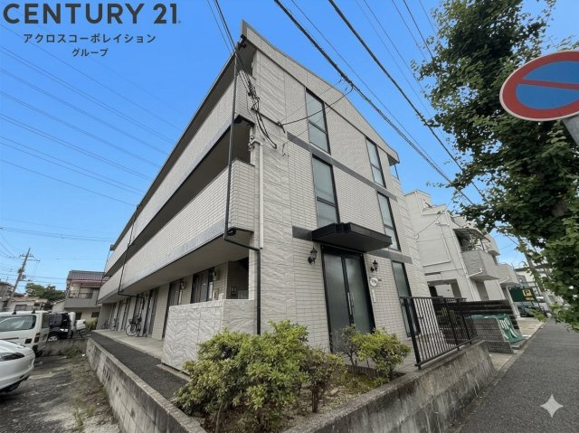 建物外観　敷地内に住居者専用のごみ置き場があります♪