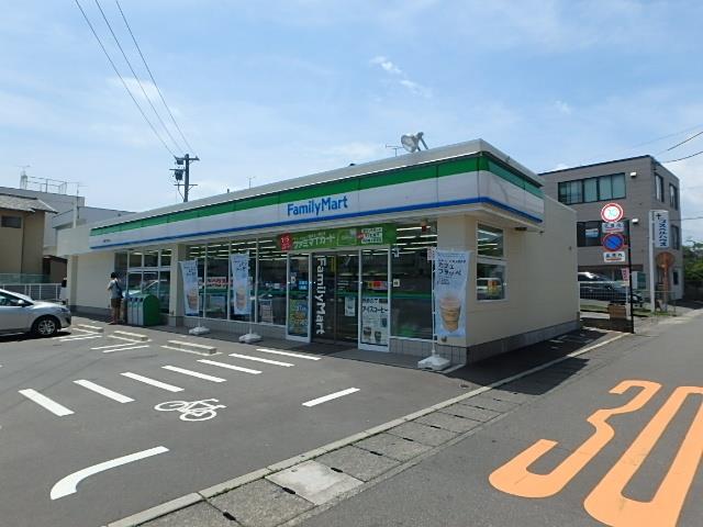 コンビニ　ファミリーマート千代田店（コンビニ）まで500m