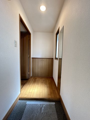 ルミエール弦巻の玄関写真