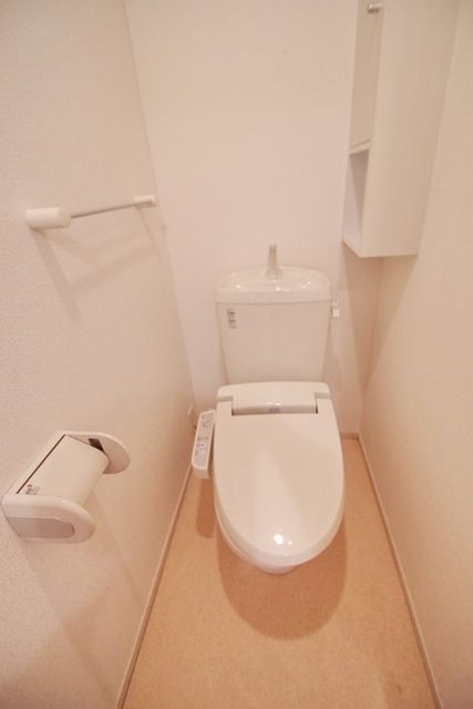 キャトゥル・ヒル 二番館のトイレ写真