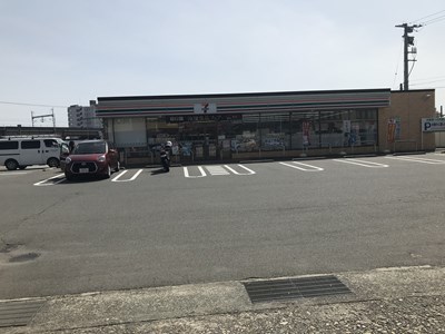 コンビニ　セブンイレブン山口小郡昭和通り店（コンビニ）まで563m