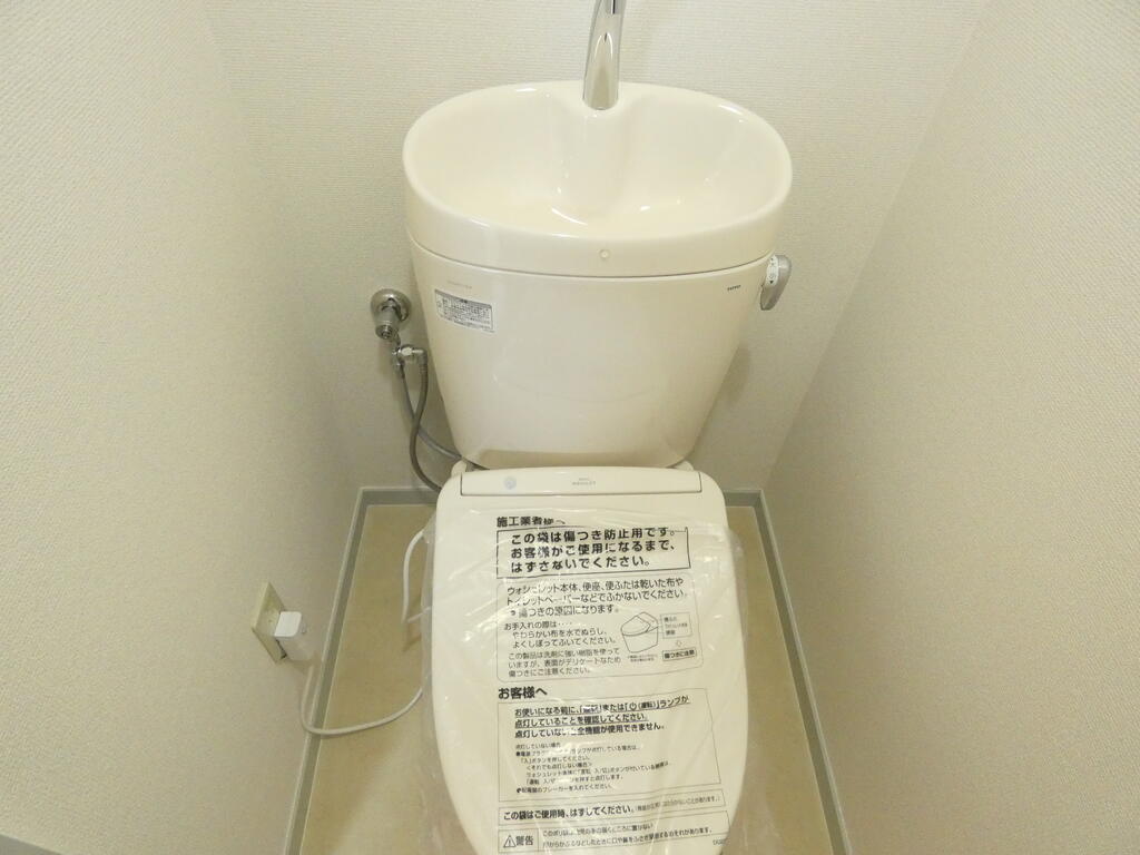 ＪＲ中央線 阿佐ケ谷駅 徒歩8分 5階建 築43年のトイレ写真