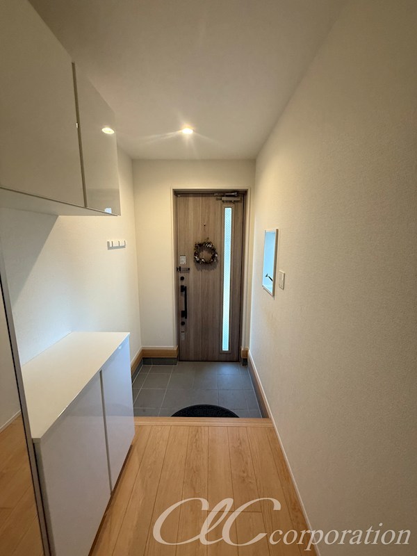 上篠崎1丁目戸建の玄関写真