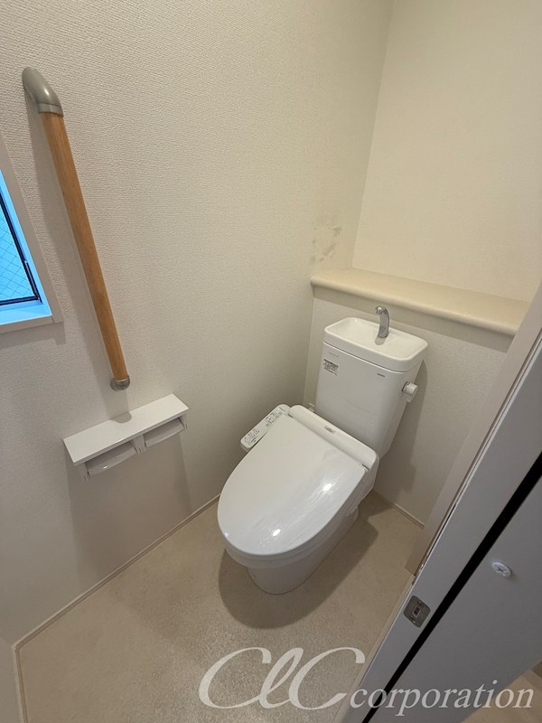 上篠崎1丁目戸建のトイレ写真