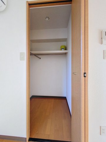 収納　「たっぷり収納できるウォークインクローゼット」