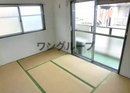 中板橋花井ローヤルコーポの居間写真