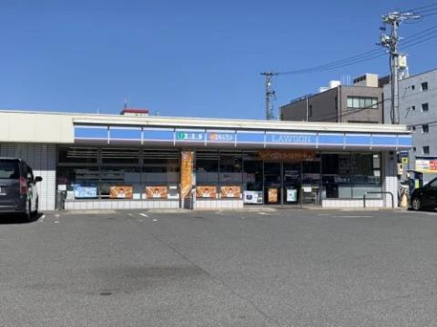 コンビニ　ローソン 中区金山五丁目店（コンビニ）まで580m
