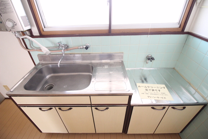 キッチン　窓のある明かりキッチンです♪