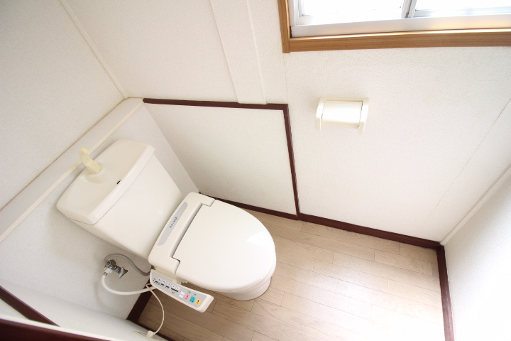 トイレ　温水洗浄便座です♪