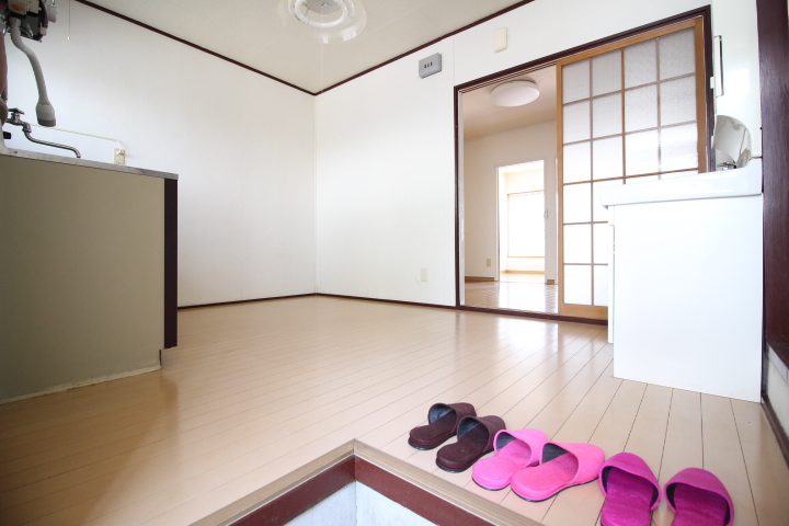 玄関　玄関入るとこんな感じです♪