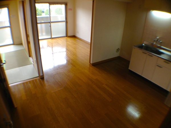 居室・リビング　6帖のダイニングキッチンです！