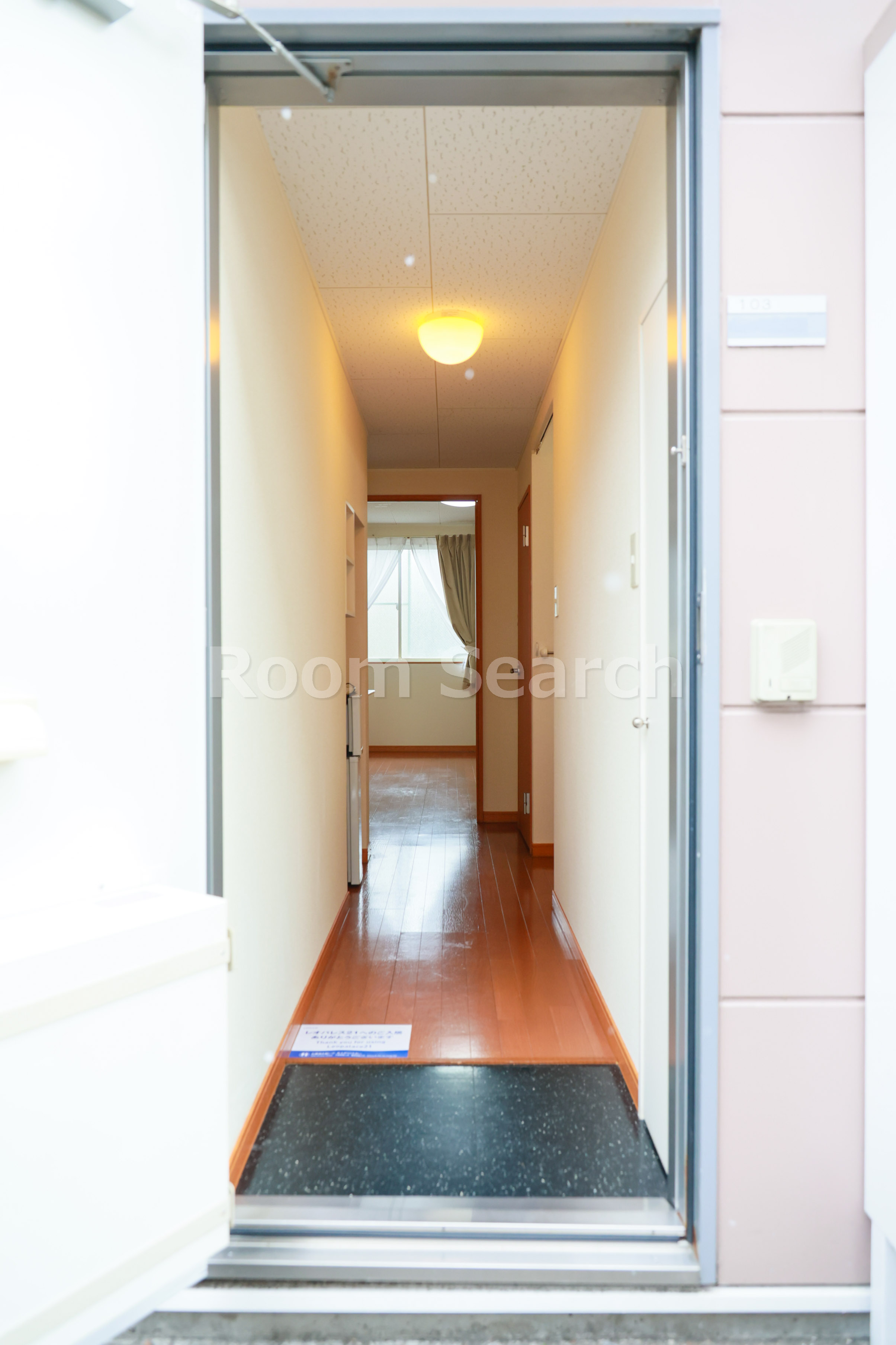 玄関　シューズ収納有