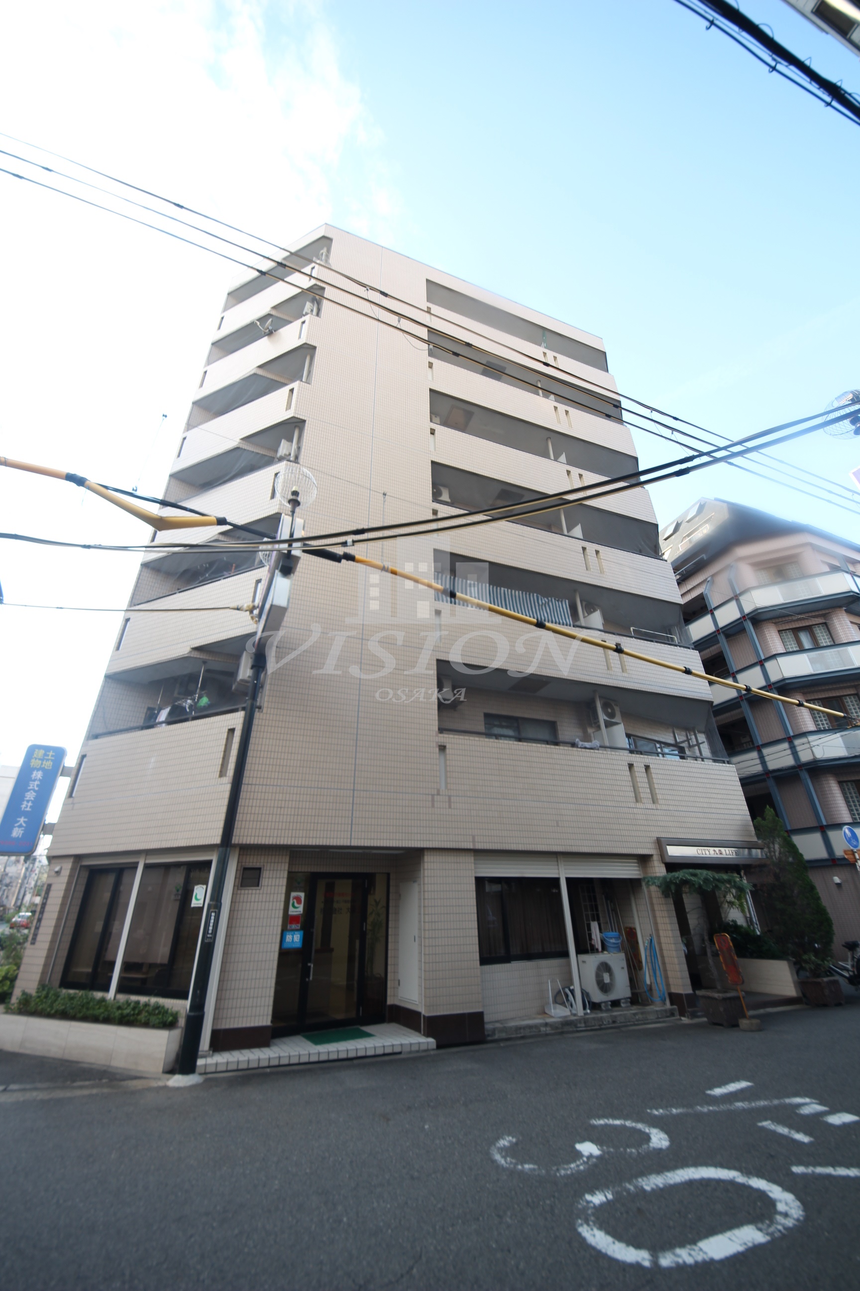 大阪市西区九条のマンションの建物外観
