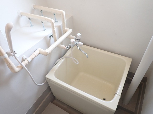 バス・シャワールーム　清潔感のある浴室です