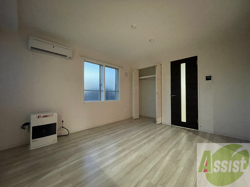 居室・リビング　広くてきれいなリビングです！快適に過ごせそうですね。