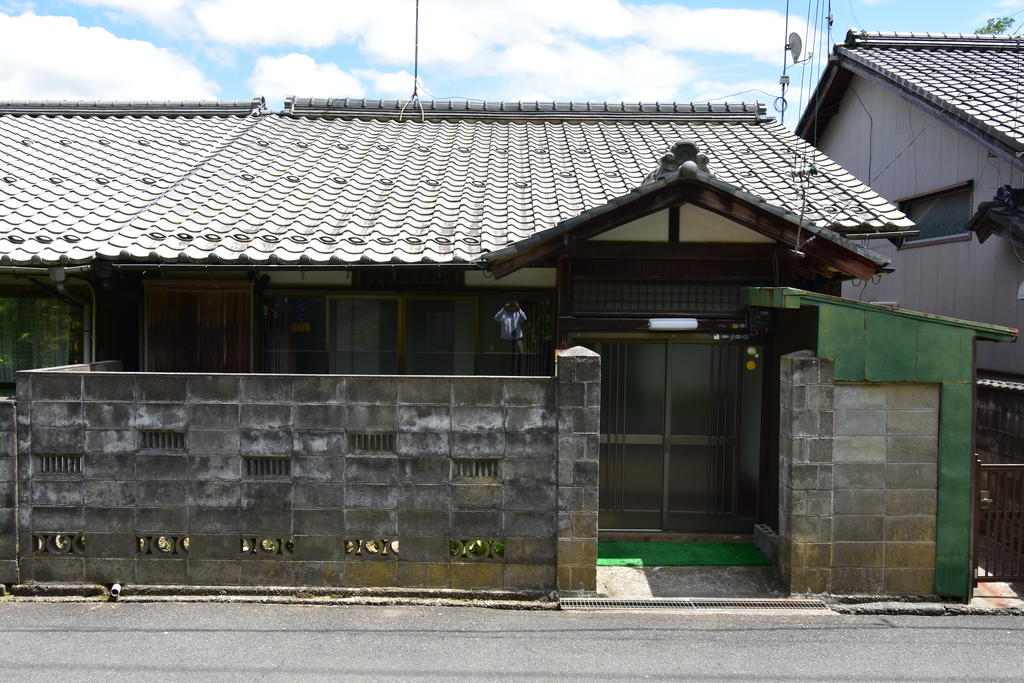 余部下貸家の建物外観