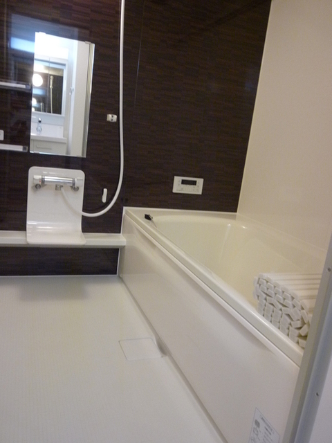 バス・シャワールーム　一坪浴室　追焚・浴室乾燥機付き