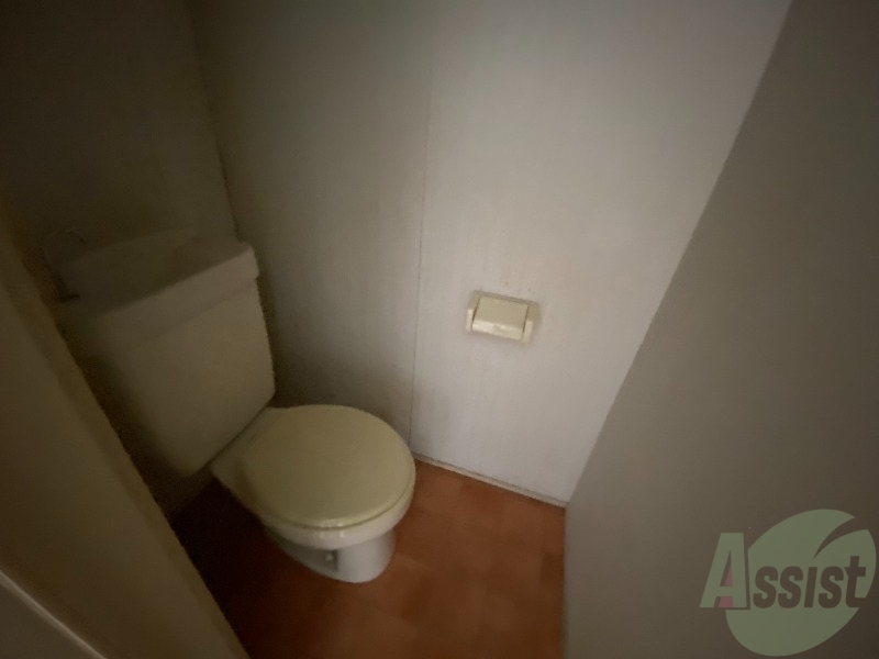 トイレ　白を基調としたトイレは、清潔感がありますね