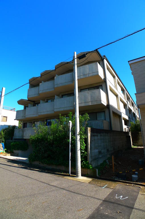 名古屋市昭和区鶴羽町のマンションの建物外観