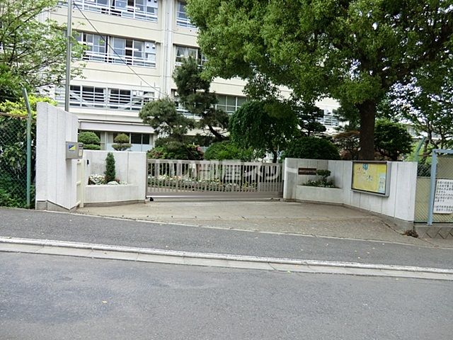 【Brillia　宮前平　Hillsideの小学校】