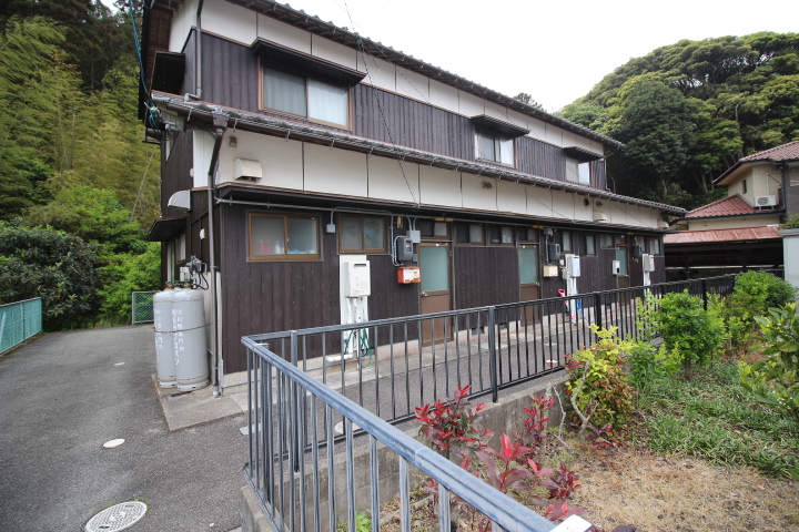 河野アパートの建物外観