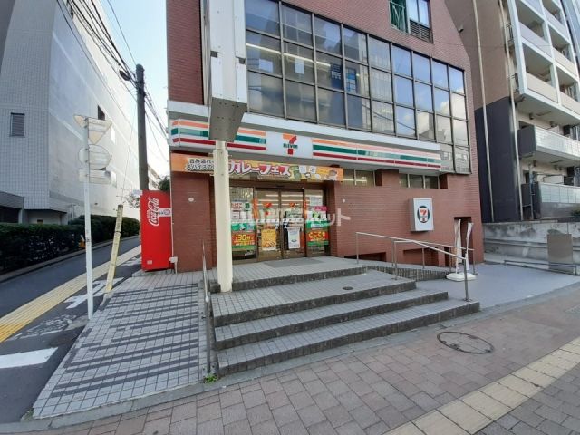 【クロスレジデンス高田馬場のコンビニ】