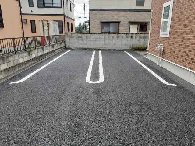 【ベルメゾンの駐車場】