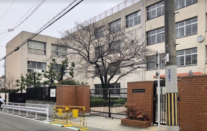 【大阪市阿倍野区王子町のマンションの小学校】