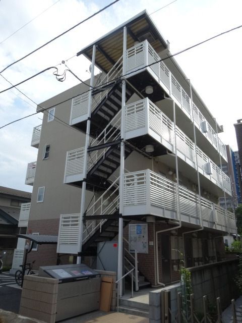 【所沢市東町のマンションの建物外観】